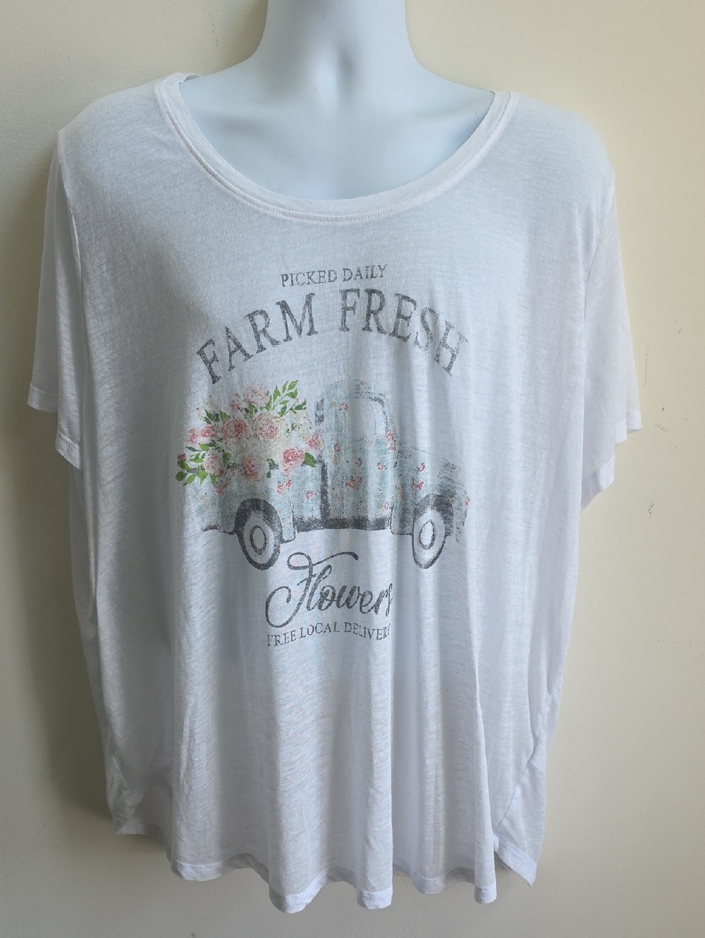 Maurice’s white graphic tee Market Farm Fresh Flowers Truck Short Sleeve Tee, 3x